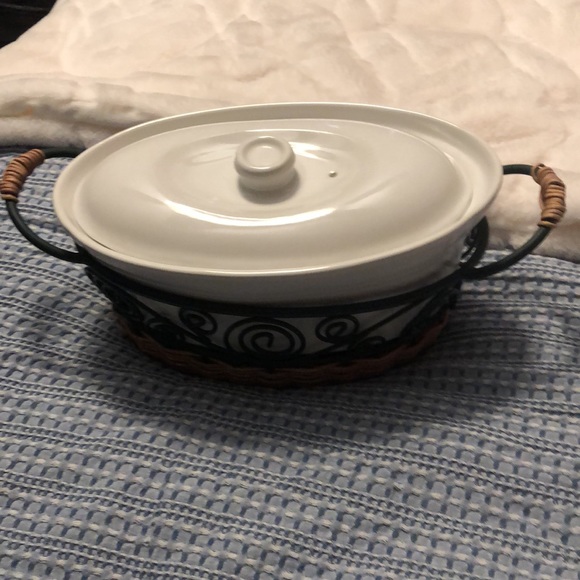 EUC Vesture Corporation Stoneware From Portugal In A Sturdy Woven Wired Basket - Picture 10 of 10